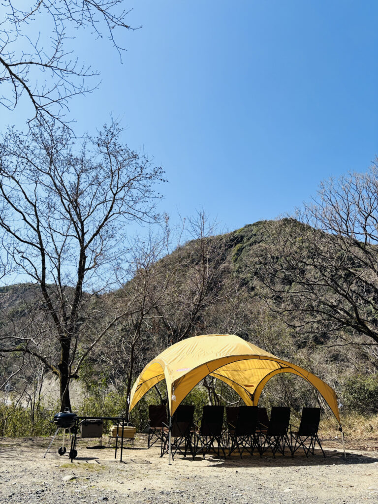 緑に囲まれた広島の公園でのBBQレンタル設営
